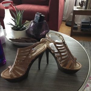 Jessica Simpson "honey burnished mestico"